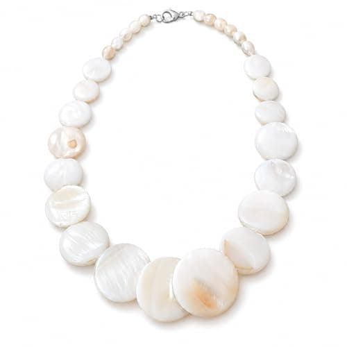 Shell Necklace for Women, White Disc Beach Jewelry with Mother of Pearl Look, Adjustable Statement Choker for Summer Vacation Coastal Resort Outfits