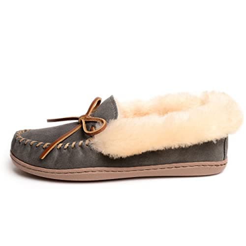 Minnetonka Womens Alpine Sheepskin Moc, Grey, Size 6