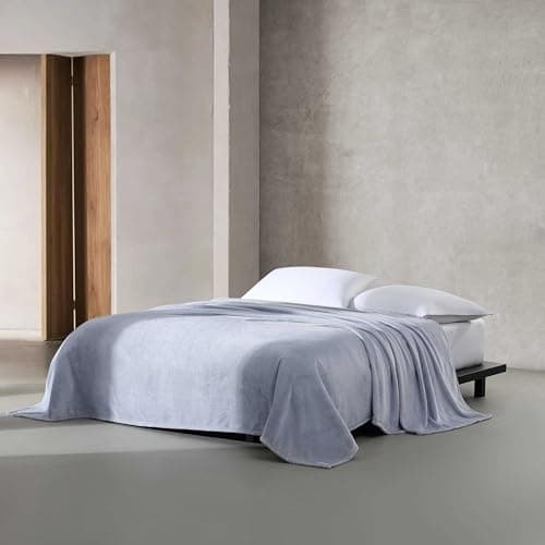 Calvin Klein - Twin Size Blanket, Ultra-Soft Plush Bedding, Self-Hem Binding for Tailored Finish, Throw Blanket for Couch & Bed (Dawn Blue)
