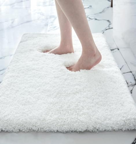 Disolla White Bathroom Rugs 17x24, Microfiber Non-Slip Plush Small Bath Mat