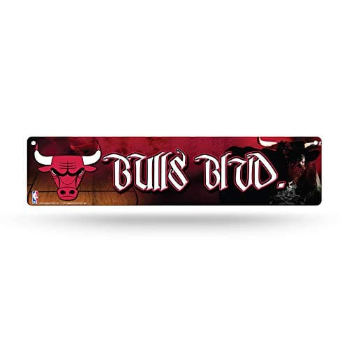 Rico Industries NBA Chicago Bulls 16-Inch Plastic Street Sign Décor
