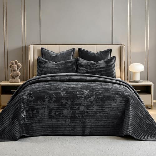 COCOPLOCEUS Califonia King Velvet Quilt Set Striped Bedspread 106x118