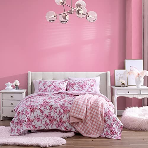 Betsey Johnson - Quilt Set, Reversible Brushed Microfiber Bedding with Matching Shams, Diamond Stitched Bedroom Decor (Floral Vineyard Pink, Queen)