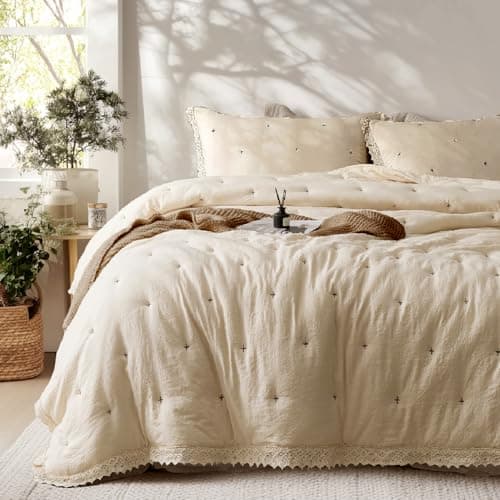 COOLXTRA Quilt Set Twin Size- Lightweight Quilt Bedding Set with 1 Pillow Sham, Luxury Jump Stitch Design Bedspread Coverlet with Ruffled Lace, Pre-Washed Fabric, All Season(Camel)